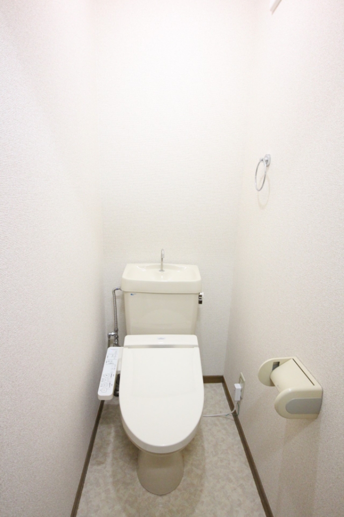 トイレ　温水洗浄便座