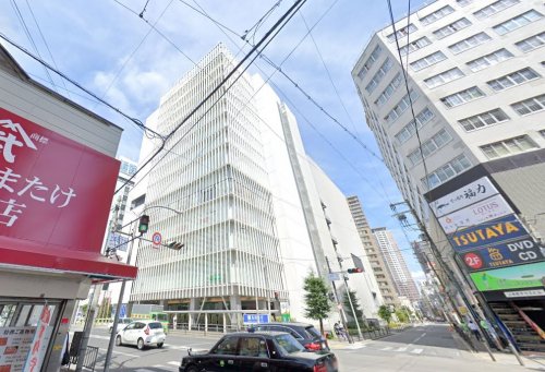 銀行　（株）りそな銀行 上六支店（銀行）まで464m