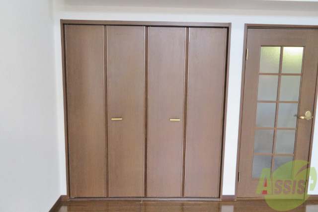 収納　収納は横幅もあり使いやすそうです。奥行が気になります。