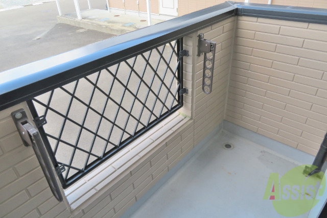 バルコニー　バルコニーは洗濯物もしっかり干せそうな広さです。