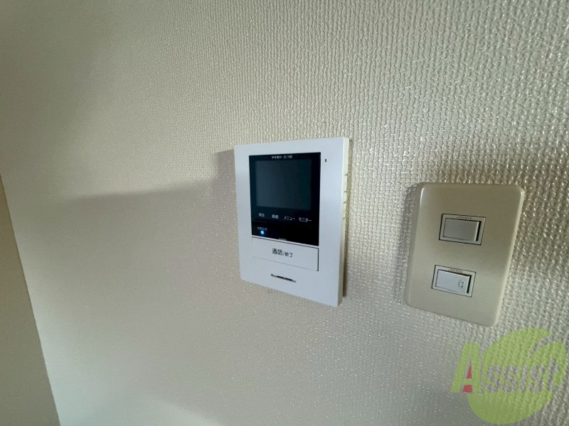 セキュリティ　ＴＶモニター付インターホンです。来客者の顔が見えるので安心！