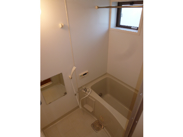 バス・シャワールーム　追炊き給湯付きです。