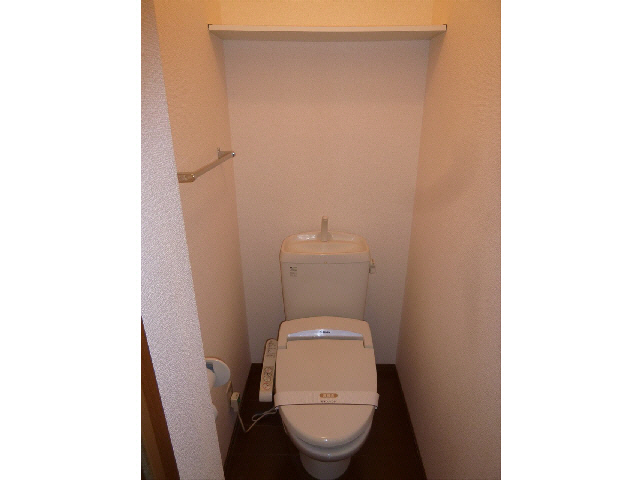トイレ　温水洗浄便座付き