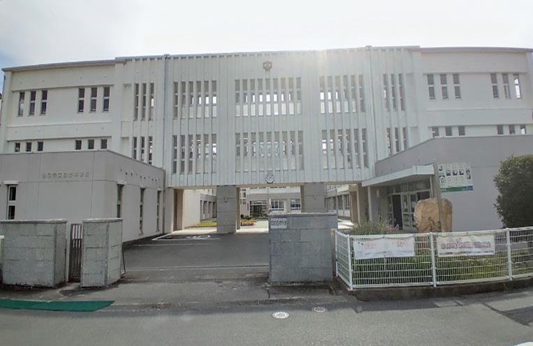 中学校　山口市立白石中学校（中学校）まで1114m
