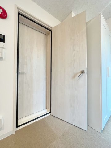 その他部屋・スペース　防音室の入り口は二重扉で仕切られています