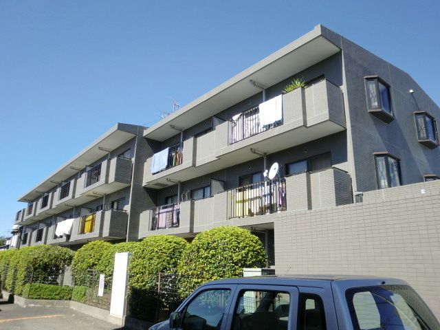 建物外観　★お洒落な外観タイル貼り・南向き日当たり良好です★