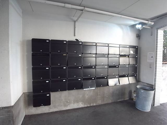 エントランス　共用部分もきれいに管理されてます