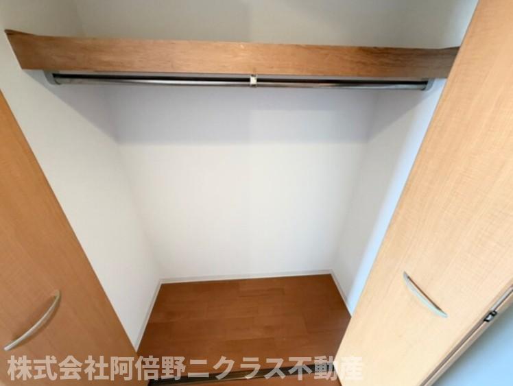 収納　内装は別部屋の参考写真です。