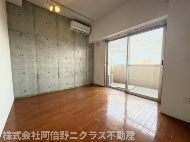 居室・リビング　内装は別部屋の参考写真です。