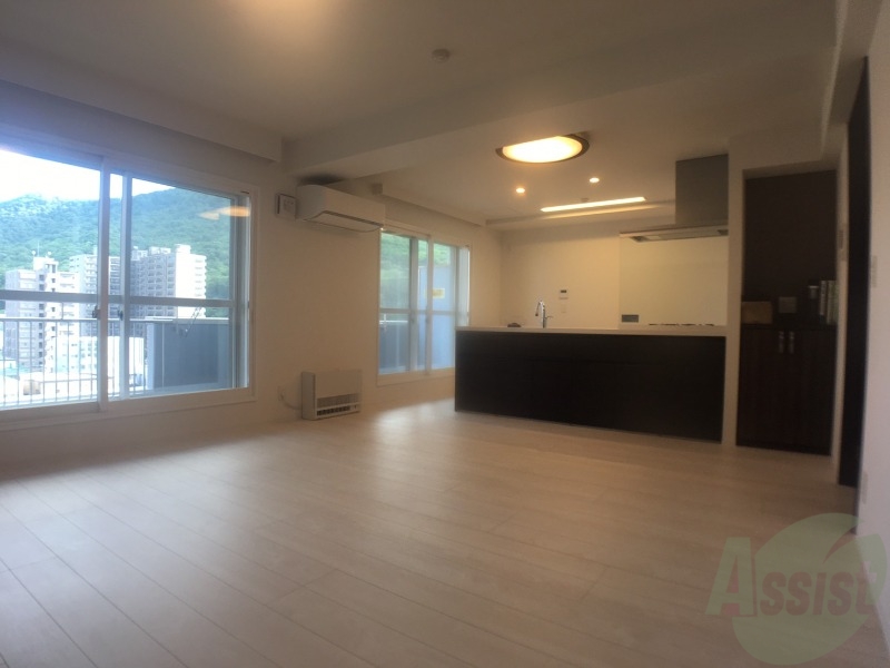 居室・リビング　広くてキレイなお部屋が広がっていて、充実した生活が送れそう。