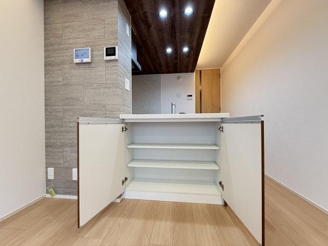 収納　カウンター収納