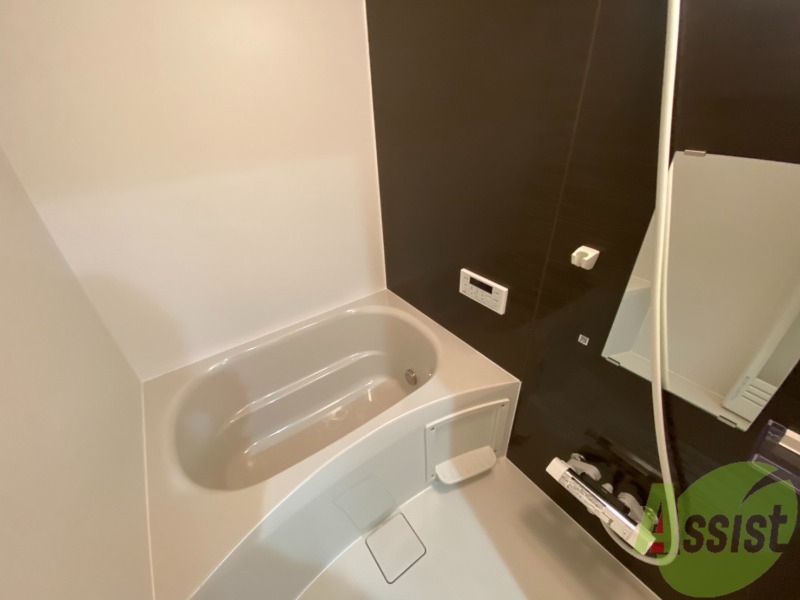 バス・シャワールーム　追い焚き機能が付いているのでいつでも温かいお風呂に入れますよ