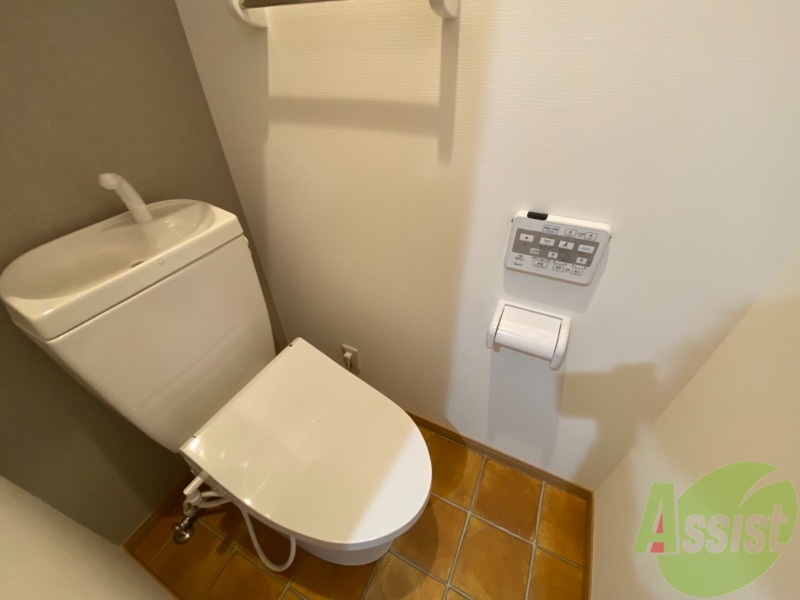 トイレ　嬉しいウォシュレット機能付きです。シャワートイレは便利ですね