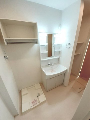 洗面設備　脱衣スペースもあります