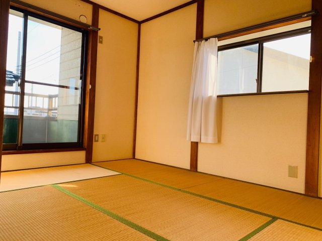 その他部屋・スペース　2階には日当たりの良い和室があります♪