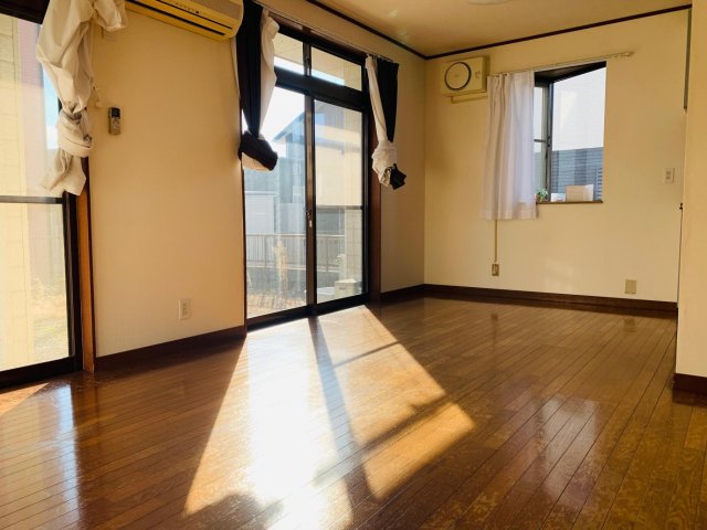 居室・リビング　日当たり良好です♪