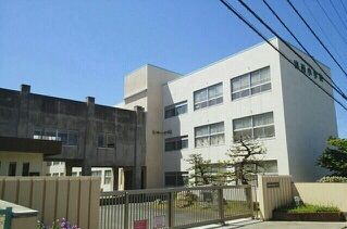 小学校　豊橋市立岩西小学校（小学校）まで1074m