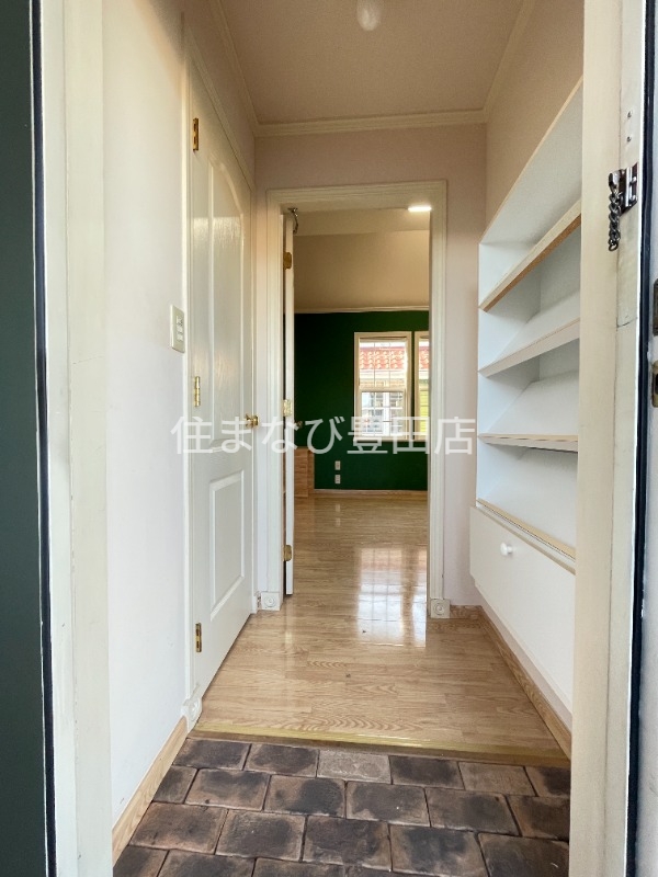 玄関　同型別部屋写真