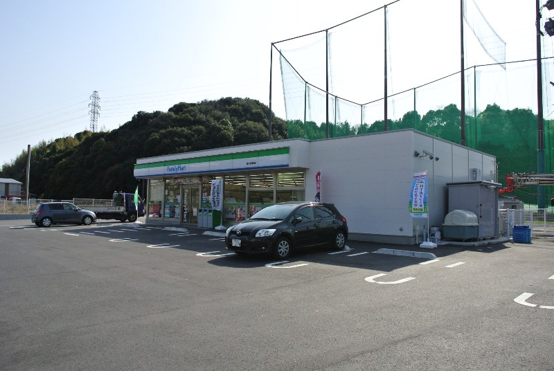 コンビニ　ファミリーマート 諫早貝津町店（コンビニ）まで1154m