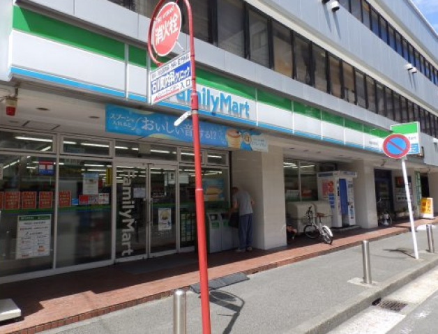 コンビニ　ファミリーマート和田屋松影町店（コンビニ）まで266m