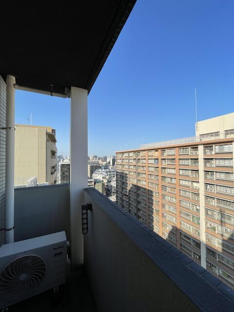 バルコニー　お洗濯にも便利なバルコニー付き