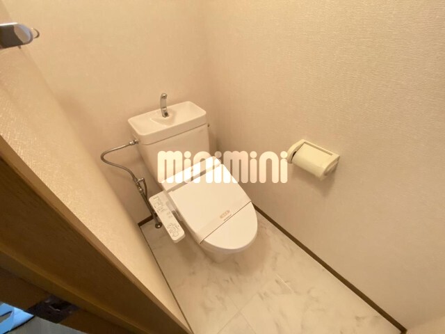 トイレ　同物件別室のイメージ写真