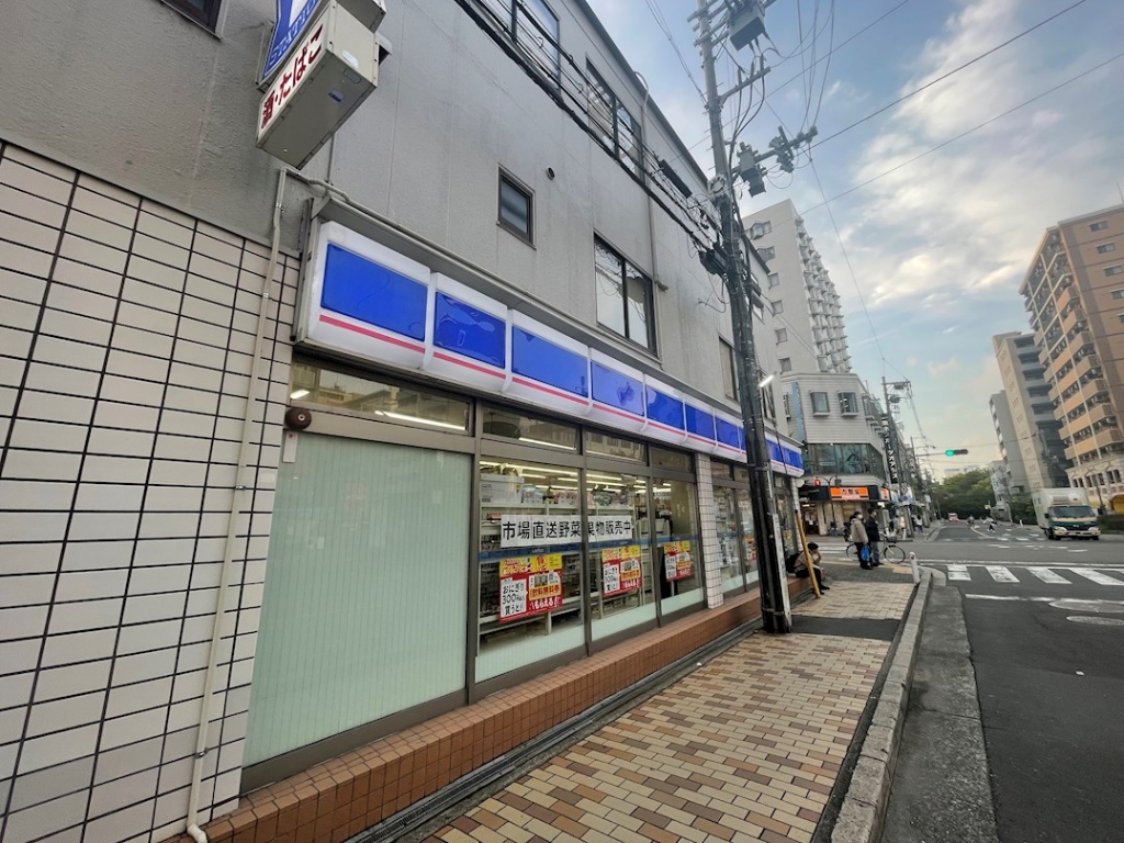コンビニ　ローソン 江坂店（コンビニ）まで176m