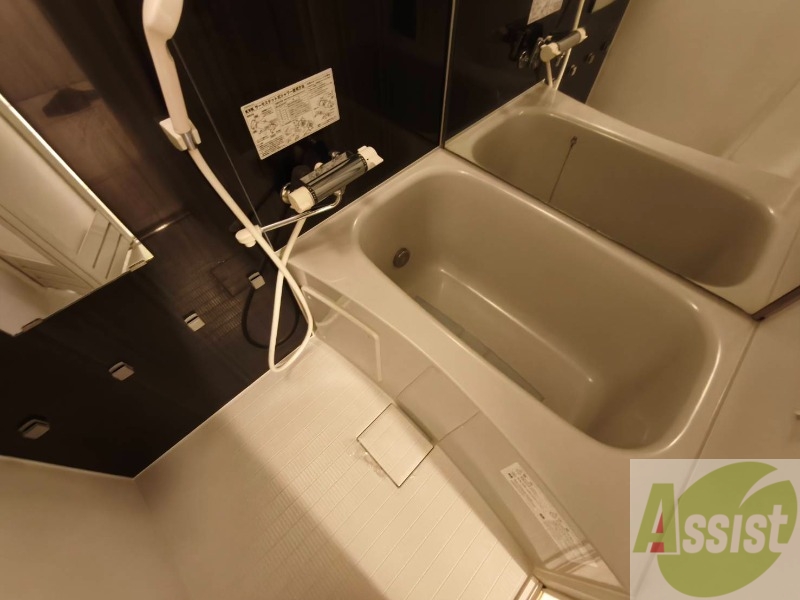 バス・シャワールーム　お風呂になります。一日の疲れを癒してくださいね。