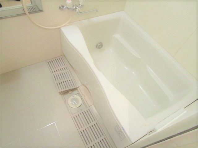 バス・シャワールーム　別号室の参考写真になります。