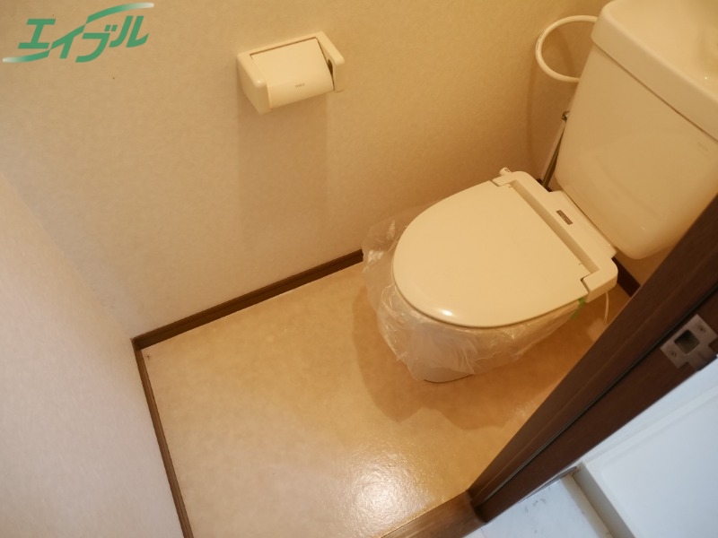 トイレ　別部屋参考写真です。