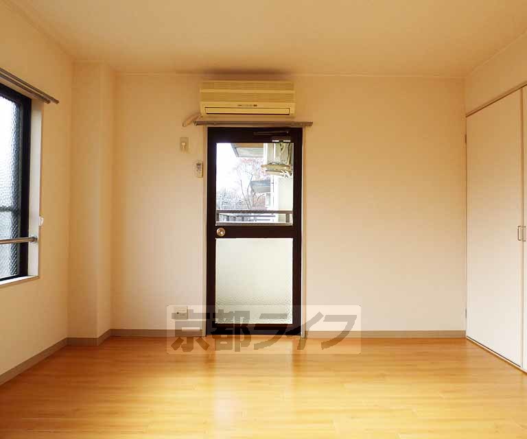 居室・リビング　きれいなリビングです。