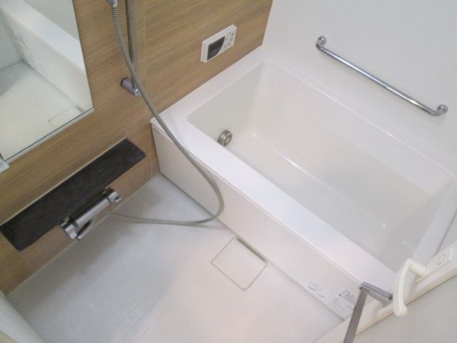 バス・シャワールーム　★追い炊き機能付き★