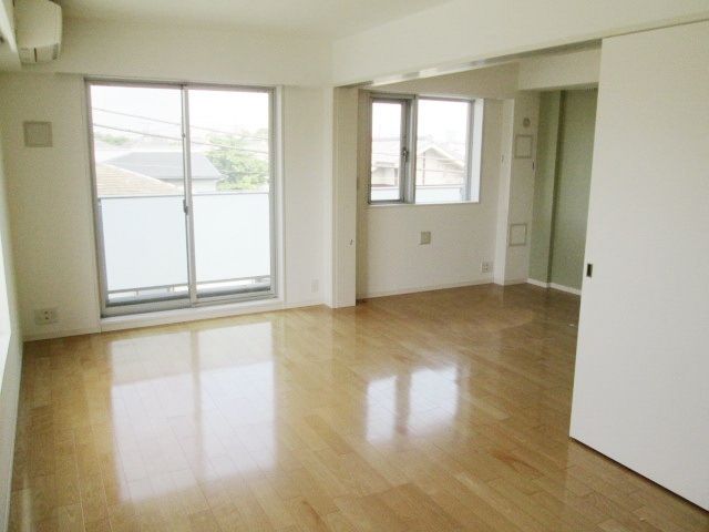 居室・リビング　★２面採光日当たり良好★