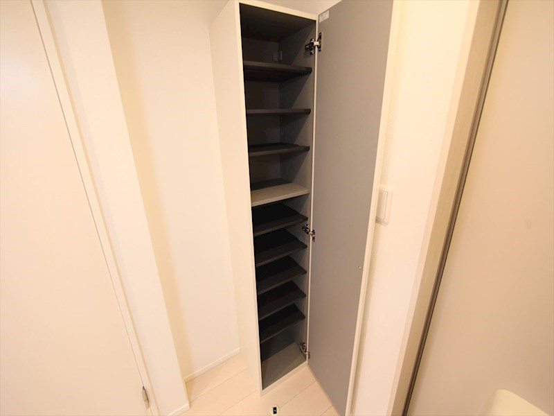 玄関　玄関　シューズボックス付（収納充実してます）　同仕様写真