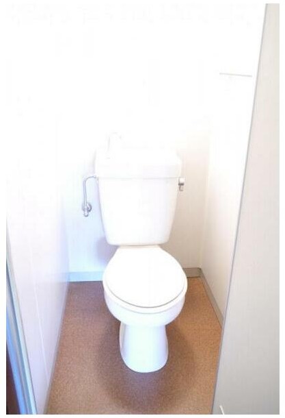 トイレ　落ち着いた色調のトイレです♪