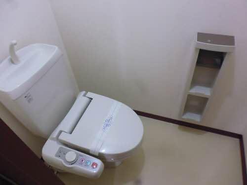 トイレ　温水洗浄暖房便座付トイレ