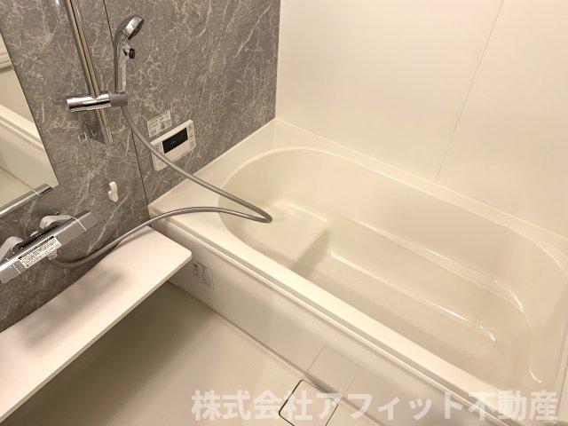 バス・シャワールーム　追い焚き機能付き