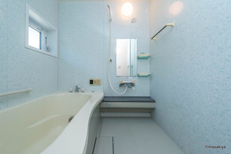 バス・シャワールーム　お風呂　一坪タイプです。