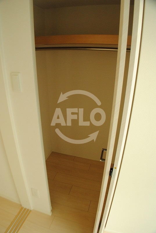 収納　アドバンス西梅田IVエール　クローゼット