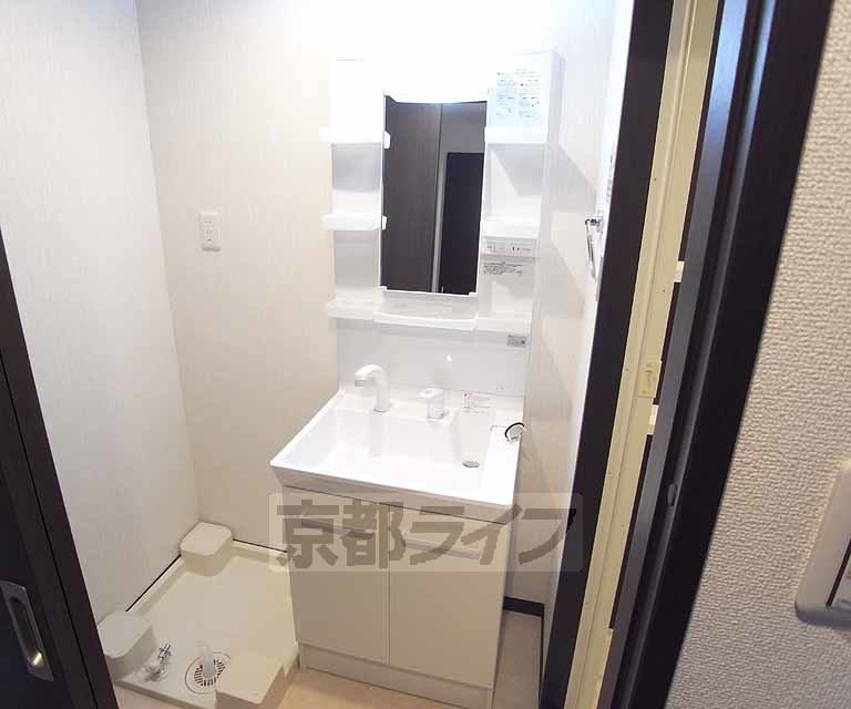 洗面設備　シャンプードレッサー付き洗面化粧台