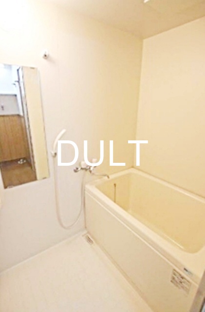 バス・シャワールーム　バスルームです。