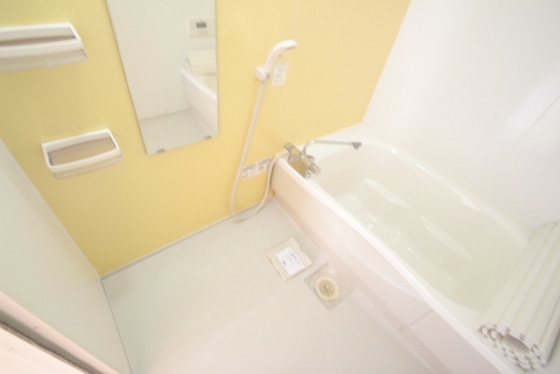 バス・シャワールーム　※別部屋の写真です