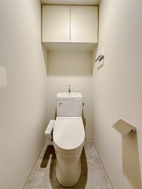 トイレ　※写真は同タイプ住戸です。