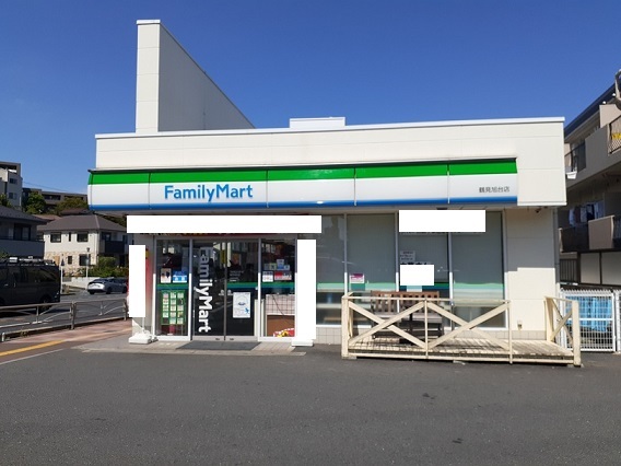 コンビニ　ファミリーマート（コンビニ）まで240m