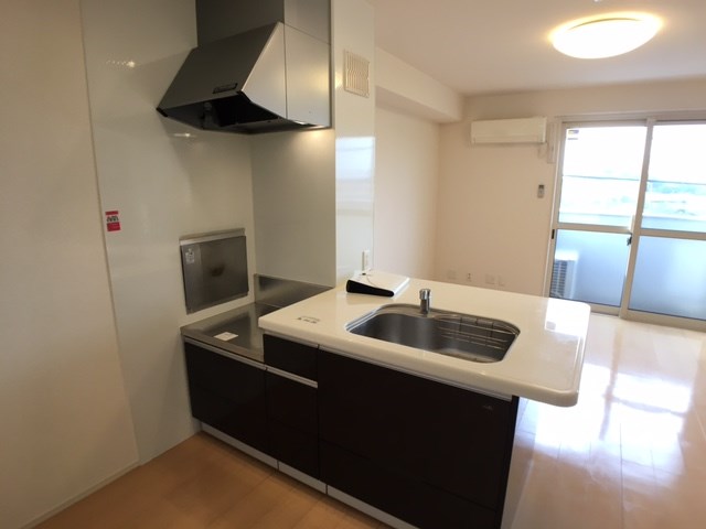 キッチン　同物件別部屋