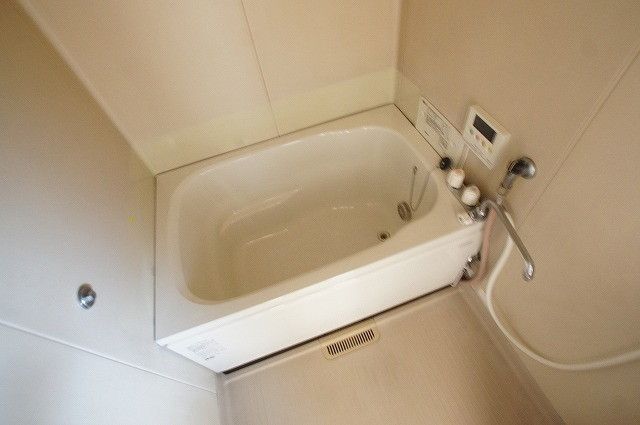 バス・シャワールーム　￣フォーブルばばＢ棟のご紹介です￣