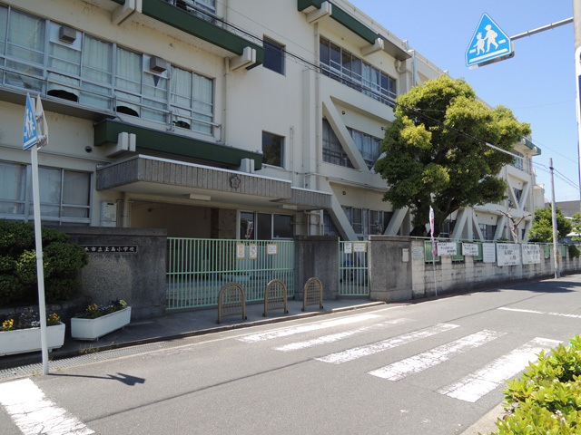 小学校　茨木市立玉島小学校（小学校）まで554m