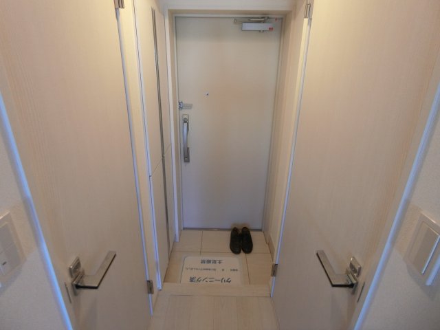 玄関　他のお部屋の参考写真となります。