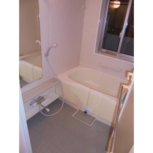 バス・シャワールーム　お風呂で日々の疲れを落としましょう