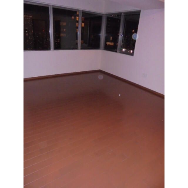 居室・リビング　こちらのリビングで趣味の時間をお楽しみください